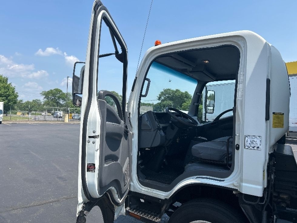 Light Duty Box Truck-Light and Medium Duty Trucks-Isuzu-2020-NPR EFI-Montgomery-NY-140,456\n\t\tmiles-$ 34,250 - Image 16