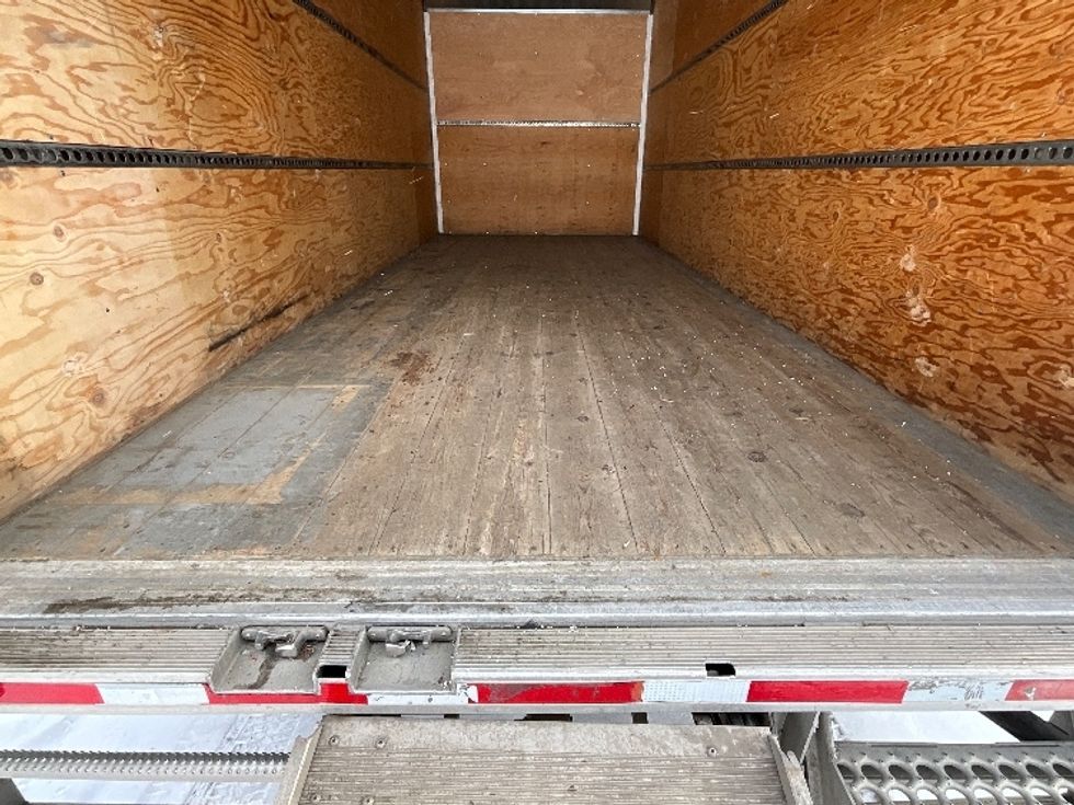 Light Duty Box Truck-Light and Medium Duty Trucks-Isuzu-2020-NPR EFI-Montreal-PQ-247,513\n\t\tkm-$ 34,500 - Image 10