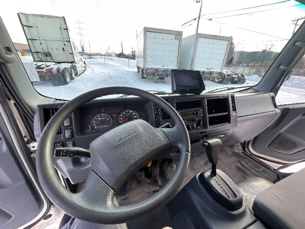 Light Duty Box Truck-Light and Medium Duty Trucks-Isuzu-2020-NPR EFI-Montreal-PQ-247,513\n\t\tkm-$ 34,500 - Image 16