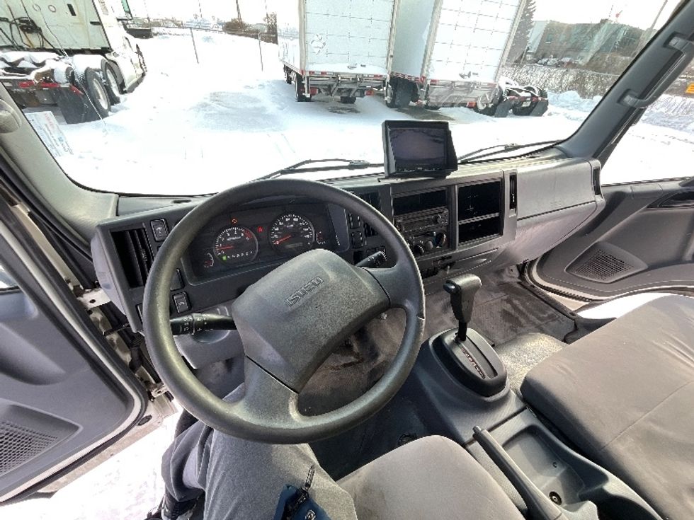 Light Duty Box Truck-Light and Medium Duty Trucks-Isuzu-2020-NPR EFI-Montreal-PQ-247,513\n\t\tkm-$ 34,500 - Image 19