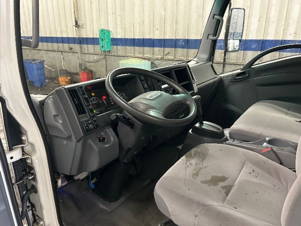 Light Duty Box Truck-Light and Medium Duty Trucks-Isuzu-2020-NPR EFI-New Bedford-MA-91,282\n\t\tmiles-$ 36,750 - Image 17