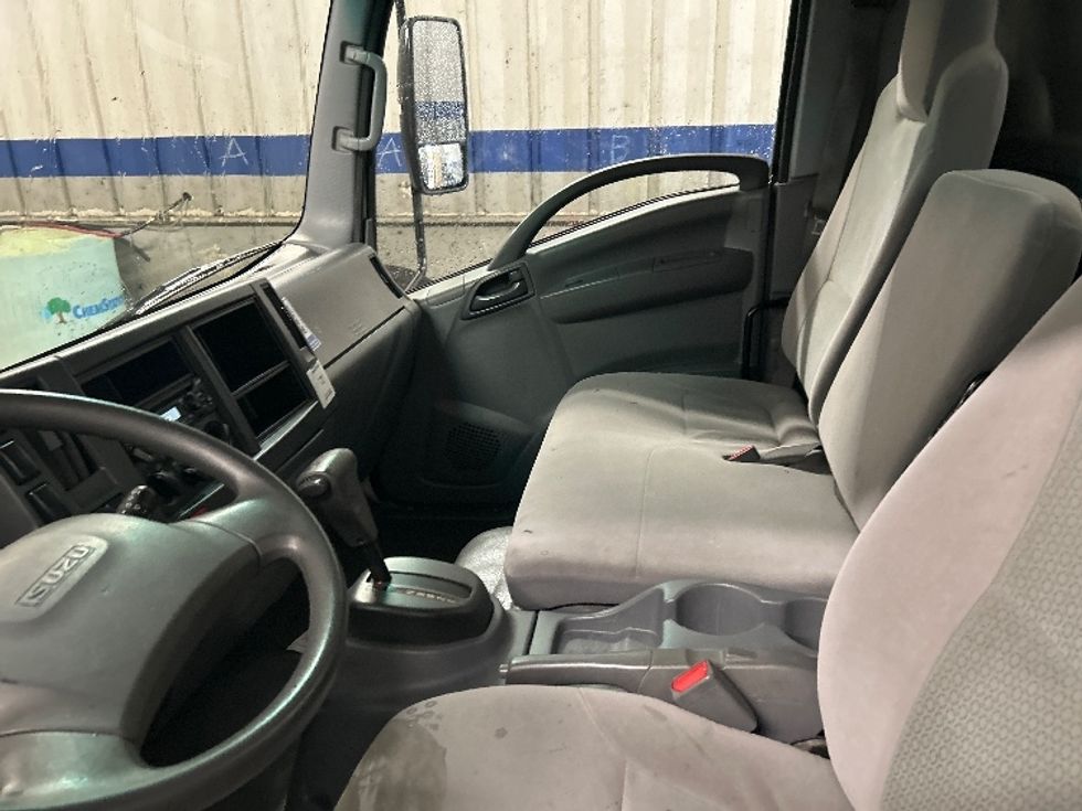 Light Duty Box Truck-Light and Medium Duty Trucks-Isuzu-2020-NPR EFI-New Bedford-MA-91,282\n\t\tmiles-$ 36,750 - Image 19
