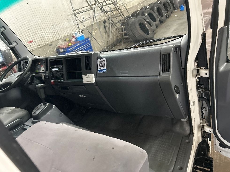 Light Duty Box Truck-Light and Medium Duty Trucks-Isuzu-2020-NPR EFI-New Bedford-MA-91,282\n\t\tmiles-$ 36,750 - Image 21