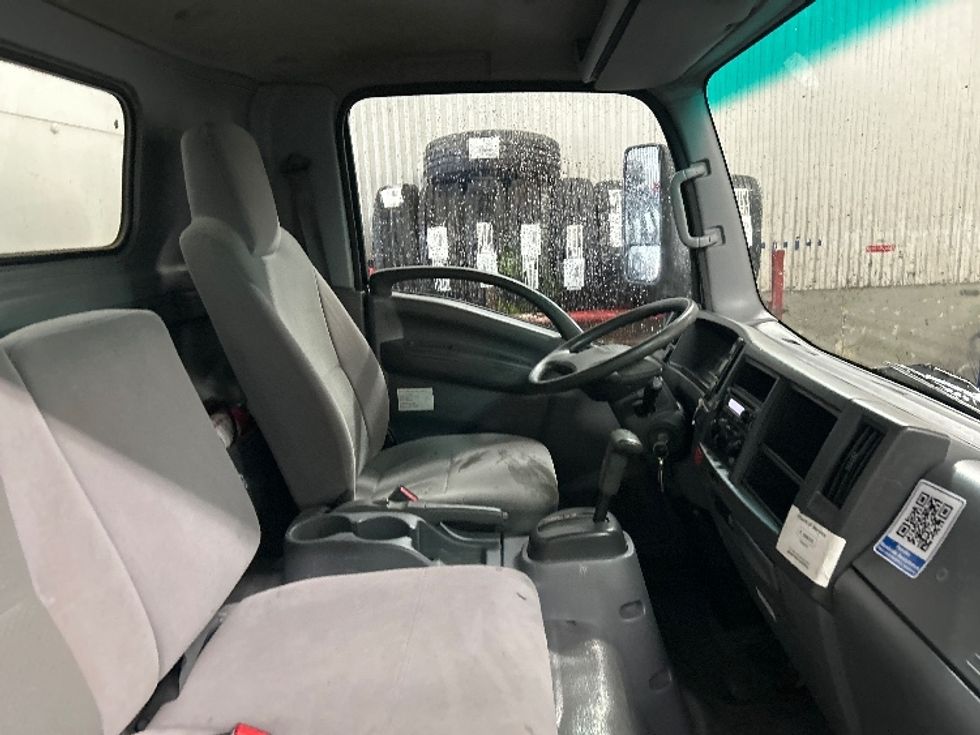 Light Duty Box Truck-Light and Medium Duty Trucks-Isuzu-2020-NPR EFI-New Bedford-MA-91,282\n\t\tmiles-$ 36,750 - Image 22