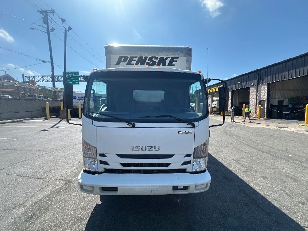 2020 Isuzu NPR photo 2