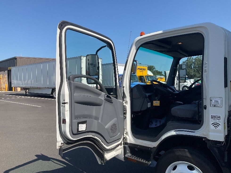 Light Duty Box Truck-Light and Medium Duty Trucks-Isuzu-2020-NPR EFI-Ocala-FL-93,393\n\t\tmiles-$ 40,250 - Image 16
