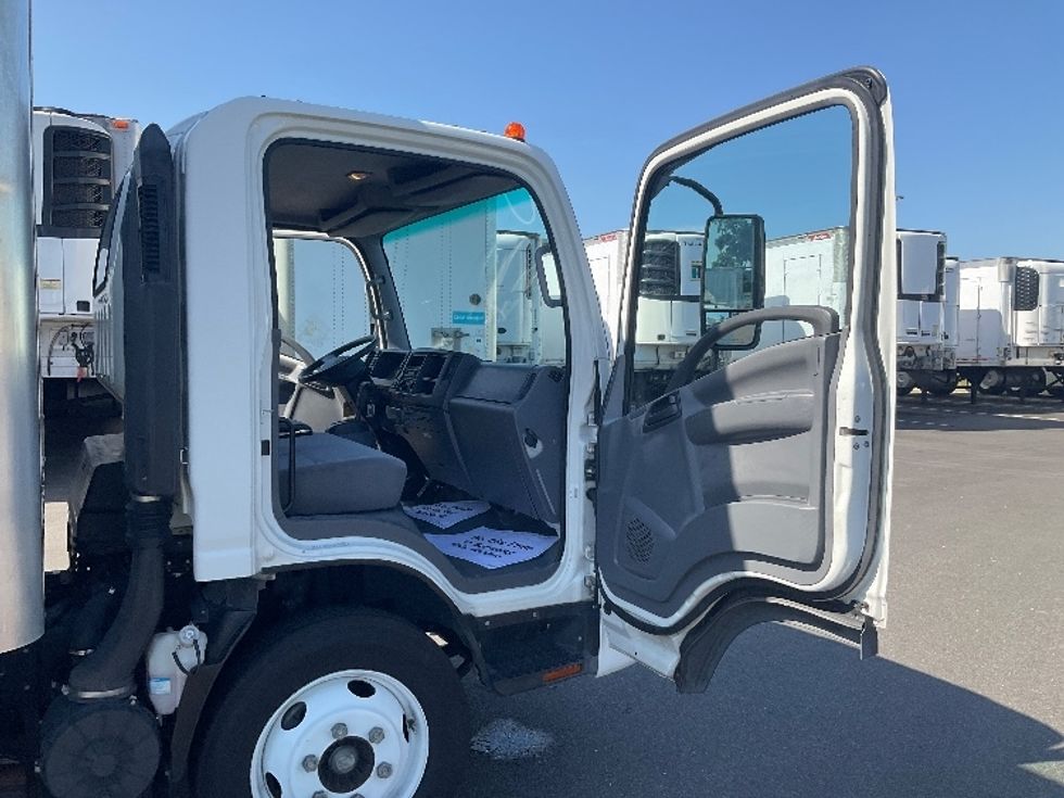 Light Duty Box Truck-Light and Medium Duty Trucks-Isuzu-2020-NPR EFI-Ocala-FL-93,393\n\t\tmiles-$ 40,250 - Image 20