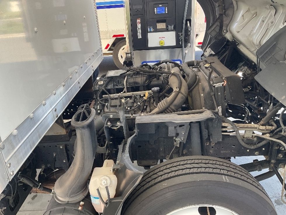 Light Duty Box Truck-Light and Medium Duty Trucks-Isuzu-2020-NPR EFI-Ocala-FL-93,393\n\t\tmiles-$ 40,250 - Image 23
