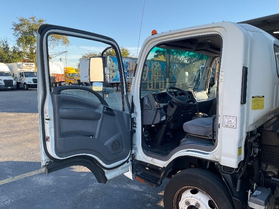 Light Duty Box Truck-Light and Medium Duty Trucks-Isuzu-2020-NPR EFI-Orlando-FL-152,632\n\t\tmiles-$ 31,000 - Image 16