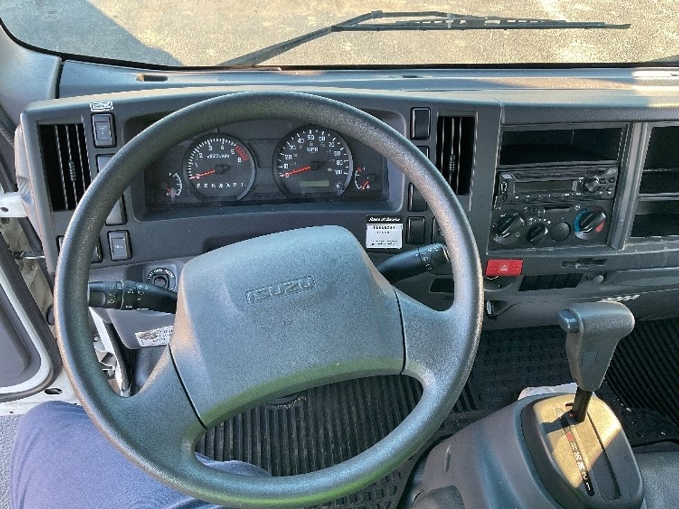 Light Duty Box Truck-Light and Medium Duty Trucks-Isuzu-2020-NPR EFI-Orlando-FL-152,632\n\t\tmiles-$ 31,000 - Image 18