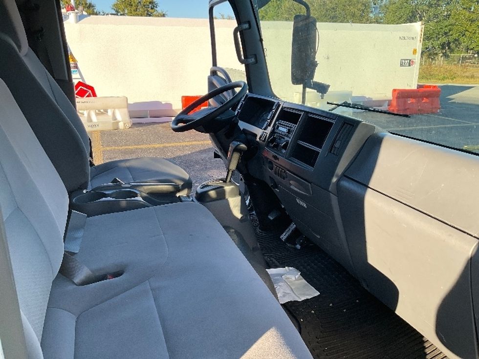 Light Duty Box Truck-Light and Medium Duty Trucks-Isuzu-2020-NPR EFI-Orlando-FL-152,632\n\t\tmiles-$ 31,000 - Image 22