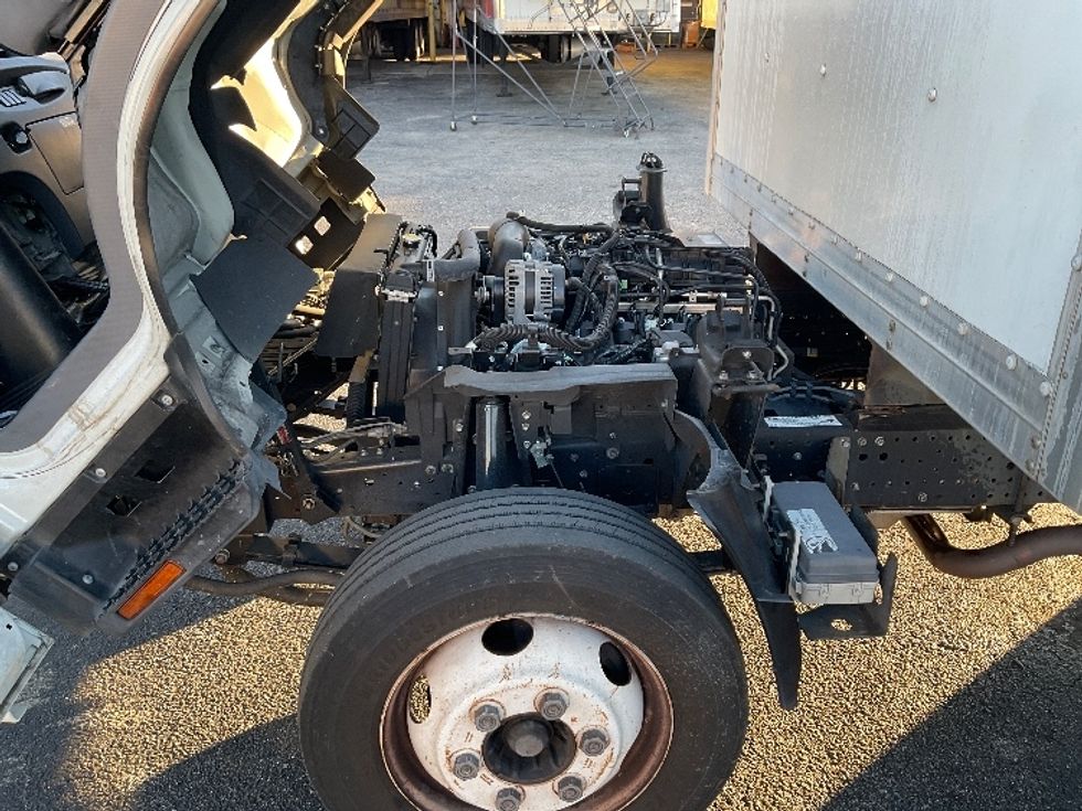 Light Duty Box Truck-Light and Medium Duty Trucks-Isuzu-2020-NPR EFI-Orlando-FL-152,632\n\t\tmiles-$ 31,000 - Image 24