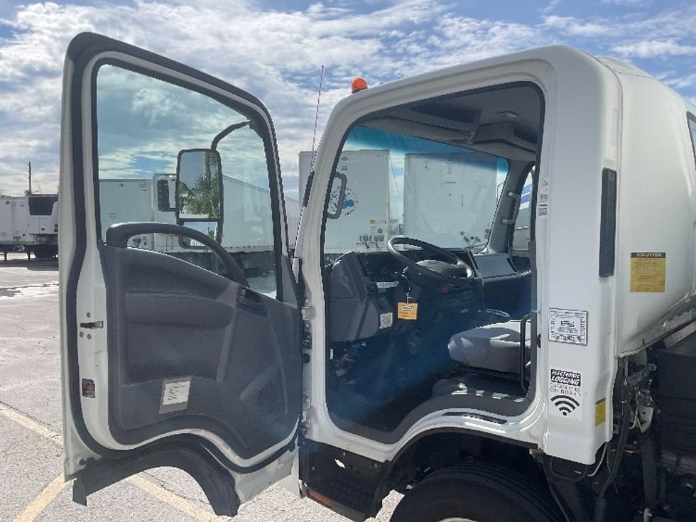 Light Duty Box Truck-Light and Medium Duty Trucks-Isuzu-2020-NPR EFI-Orlando-FL-87,693\n\t\tmiles-$ 40,750 - Image 16