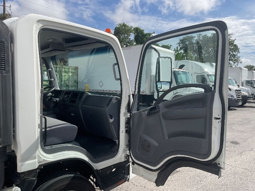 Light Duty Box Truck-Light and Medium Duty Trucks-Isuzu-2020-NPR EFI-Orlando-FL-87,693\n\t\tmiles-$ 40,750 - Image 20
