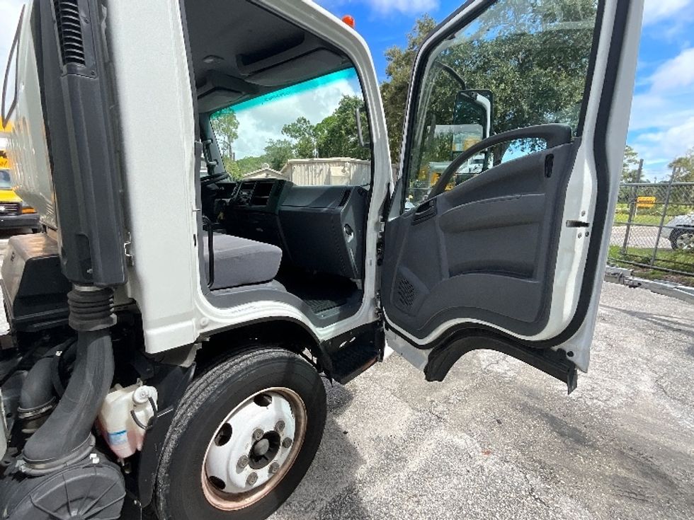 Light Duty Box Truck-Light and Medium Duty Trucks-Isuzu-2020-NPR EFI-Orlando-FL-95,332\n\t\tmiles-$ 40,000 - Image 20