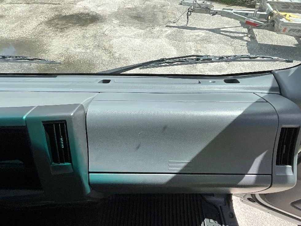 Light Duty Box Truck-Light and Medium Duty Trucks-Isuzu-2020-NPR EFI-Orlando-FL-95,332\n\t\tmiles-$ 40,000 - Image 21