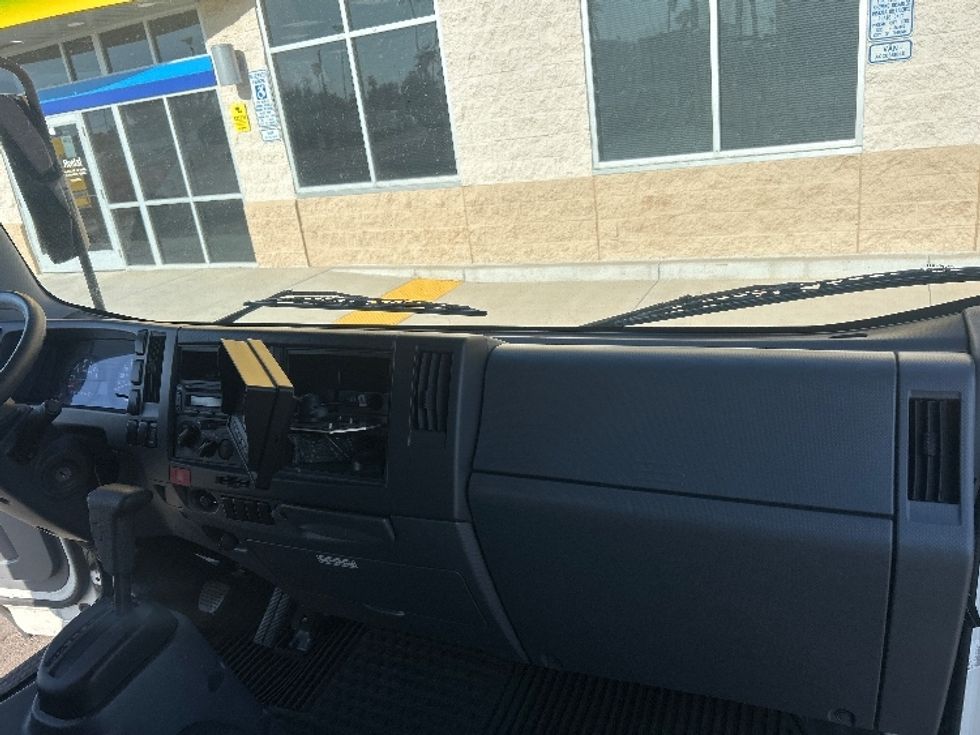 Light Duty Box Truck-Light and Medium Duty Trucks-Isuzu-2020-NPR EFI-Phoenix-AZ-55,763\n\t\tmiles-$ 43,500 - Image 21