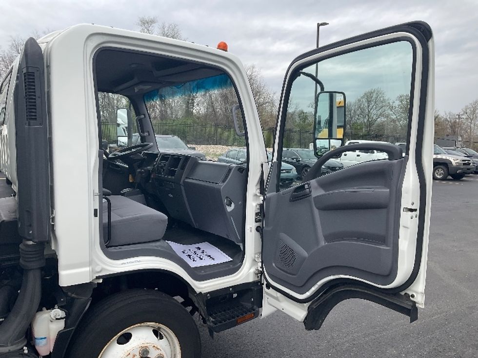 Light Duty Box Truck-Light and Medium Duty Trucks-Isuzu-2020-NPR EFI-Piqua-OH-88,913\n\t\tmiles-$ 38,500 - Image 19