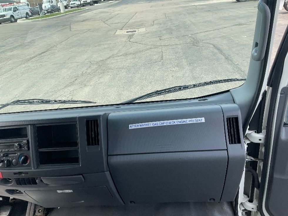Light Duty Box Truck-Light and Medium Duty Trucks-Isuzu-2020-NPR EFI-Piqua-OH-94,941\n\t\tmiles-$ 37,750 - Image 21