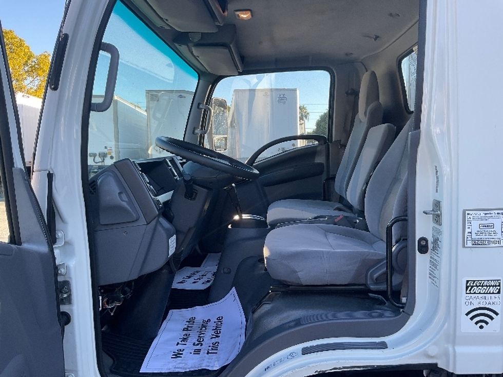 Light Duty Box Truck-Light and Medium Duty Trucks-Isuzu-2020-NPR EFI-Pompano Beach-FL-105,912\n\t\tmiles-$ 38,000 - Image 16