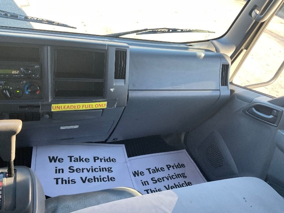 Light Duty Box Truck-Light and Medium Duty Trucks-Isuzu-2020-NPR EFI-Pompano Beach-FL-105,912\n\t\tmiles-$ 38,000 - Image 21