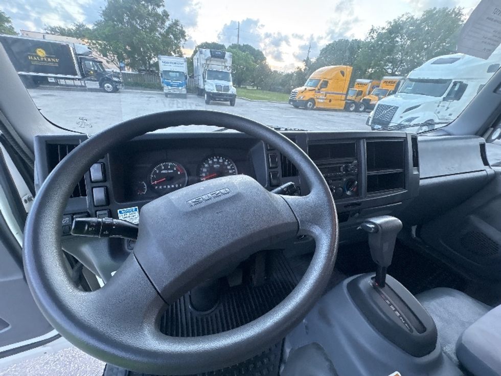 Light Duty Box Truck-Light and Medium Duty Trucks-Isuzu-2020-NPR EFI-Pompano Beach-FL-93,655\n\t\tmiles-$ 39,500 - Image 18