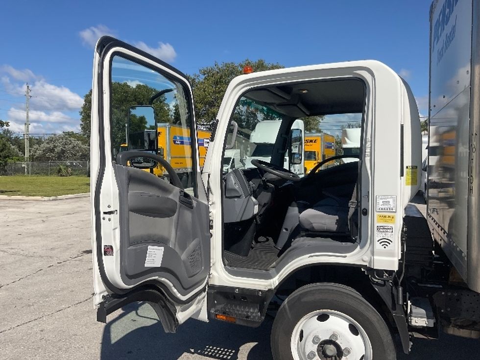 Light Duty Box Truck-Light and Medium Duty Trucks-Isuzu-2020-NPR EFI-Pompano Beach-FL-98,214\n\t\tmiles-$ 38,250 - Image 16
