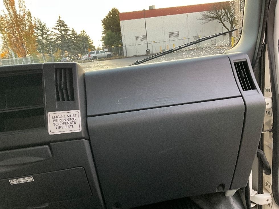 Light Duty Box Truck-Light and Medium Duty Trucks-Isuzu-2020-NPR EFI-Portland-OR-69,055\n\t\tmiles-$ 43,250 - Image 21