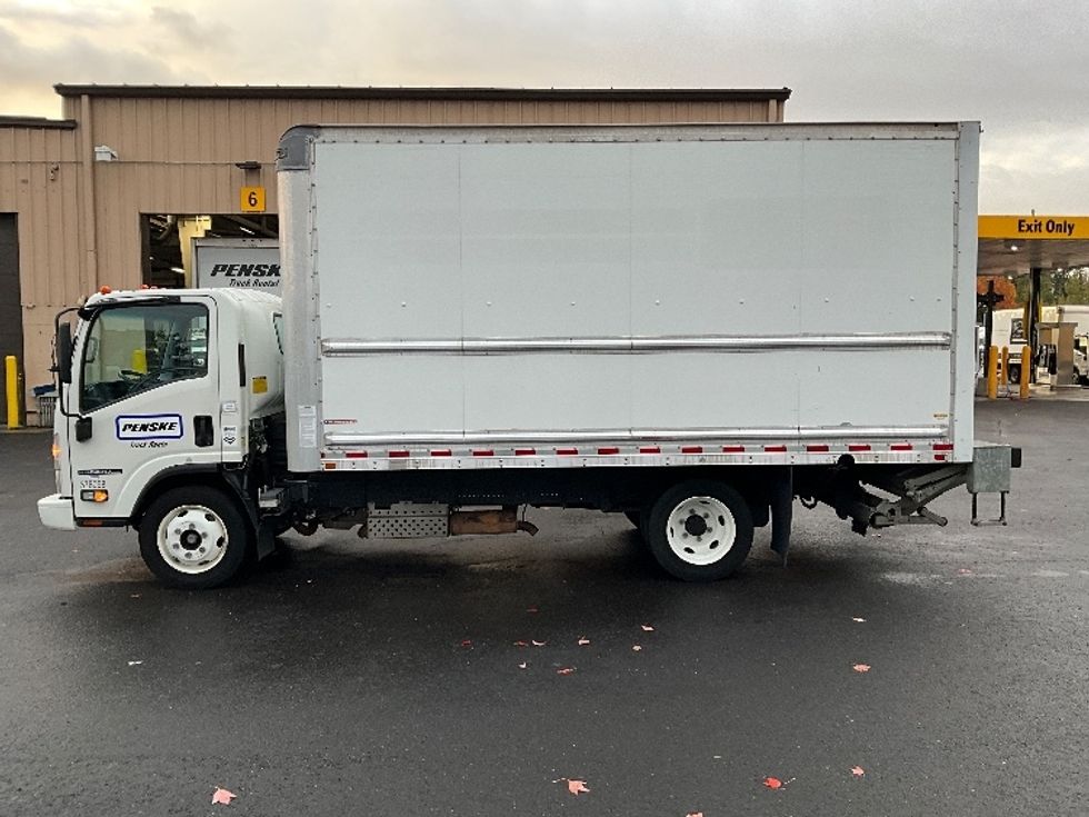 Light Duty Box Truck-Light and Medium Duty Trucks-Isuzu-2020-NPR EFI-Portland-OR-69,055\n\t\tmiles-$ 43,250 - Image 4