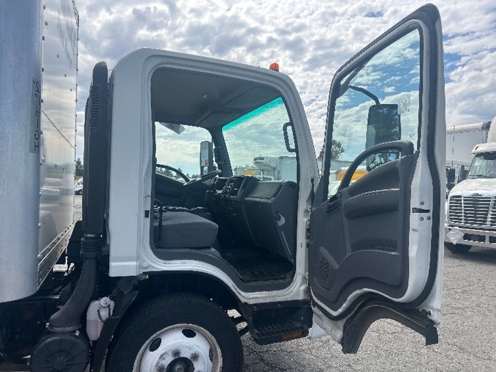 Light Duty Box Truck-Light and Medium Duty Trucks-Isuzu-2020-NPR EFI-Sacramento-CA-96,074\n\t\tmiles-$ 41,750 - Image 20
