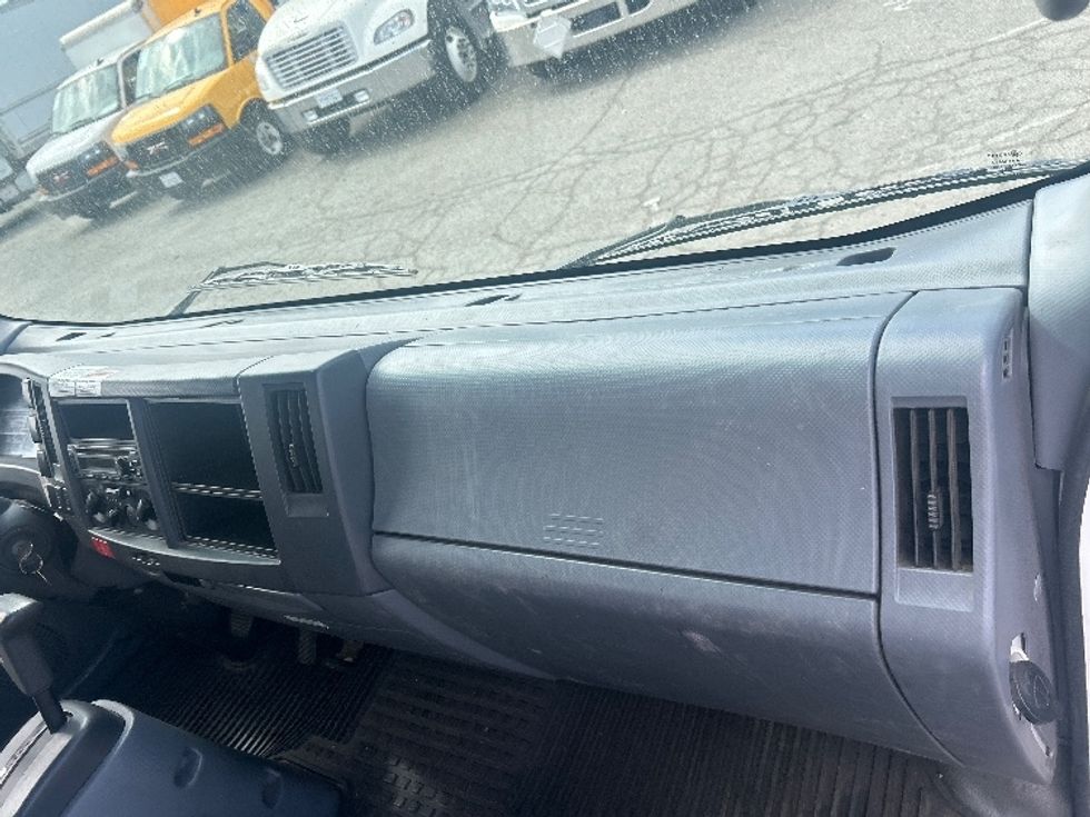 Light Duty Box Truck-Light and Medium Duty Trucks-Isuzu-2020-NPR EFI-Sacramento-CA-96,074\n\t\tmiles-$ 41,750 - Image 21