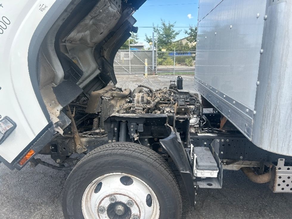 Light Duty Box Truck-Light and Medium Duty Trucks-Isuzu-2020-NPR EFI-Sacramento-CA-96,074\n\t\tmiles-$ 41,750 - Image 24