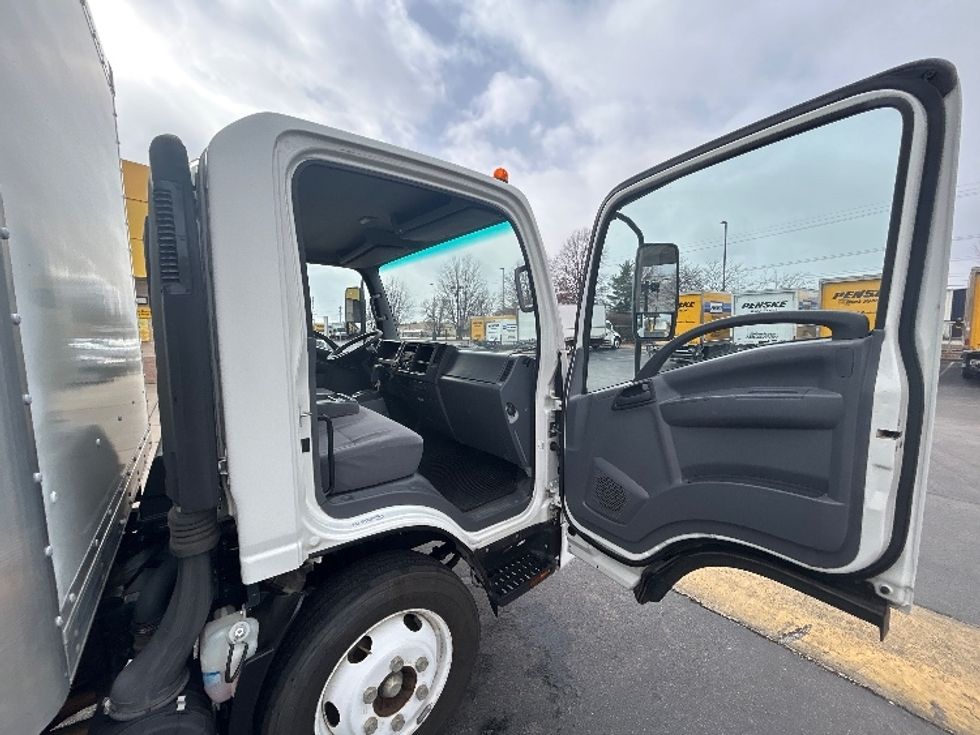 Light Duty Box Truck-Light and Medium Duty Trucks-Isuzu-2020-NPR EFI-Springfield-MO-63,329\n\t\tmiles-$ 11,000 - Image 20
