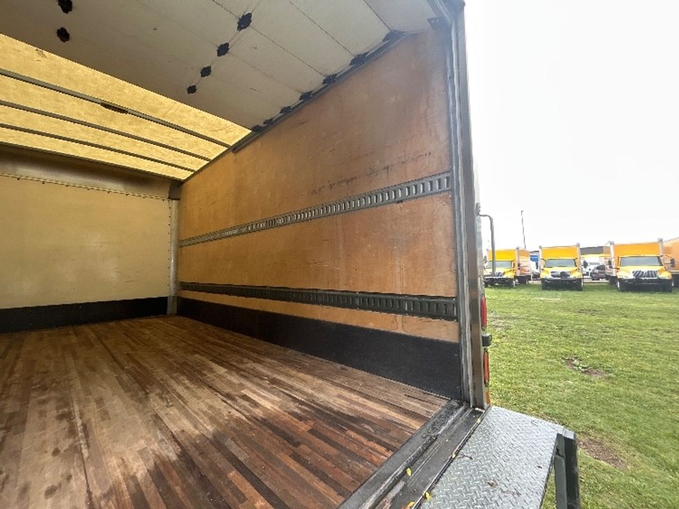 Light Duty Box Truck-Light and Medium Duty Trucks-Isuzu-2020-NPR EFI-Springfield-MO-75,316\n\t\tmiles-$ 41,500 - Image 12