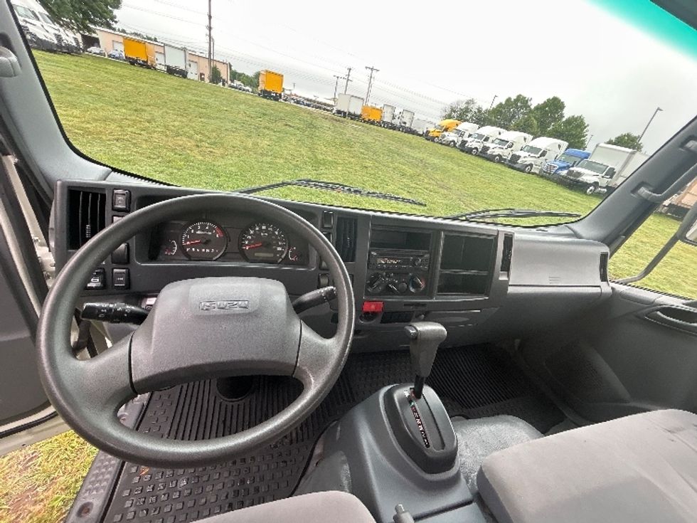 Light Duty Box Truck-Light and Medium Duty Trucks-Isuzu-2020-NPR EFI-Springfield-MO-75,316\n\t\tmiles-$ 41,500 - Image 18