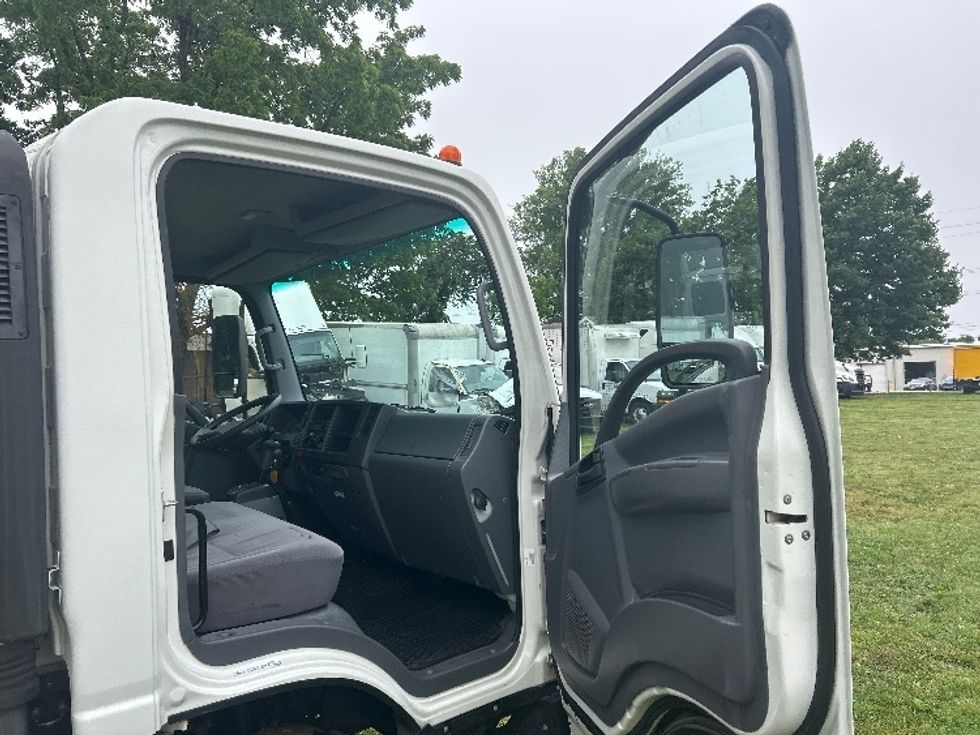 Light Duty Box Truck-Light and Medium Duty Trucks-Isuzu-2020-NPR EFI-Springfield-MO-75,316\n\t\tmiles-$ 41,500 - Image 20