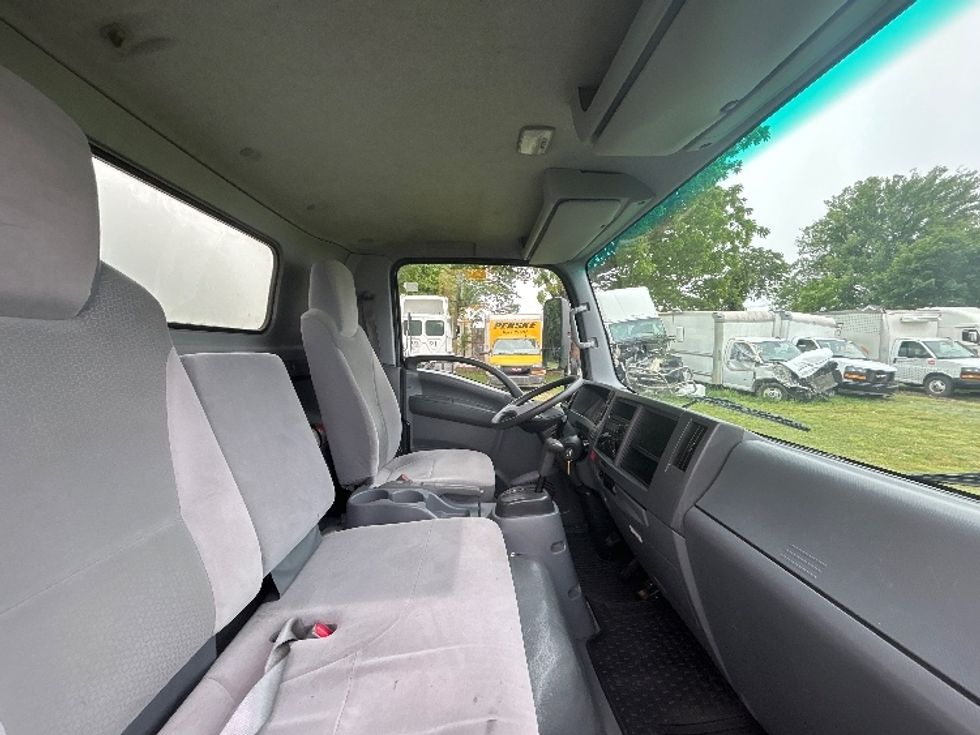 Light Duty Box Truck-Light and Medium Duty Trucks-Isuzu-2020-NPR EFI-Springfield-MO-75,316\n\t\tmiles-$ 41,500 - Image 22