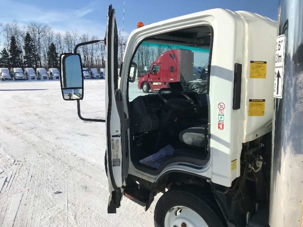 Light Duty Box Truck-Light and Medium Duty Trucks-Isuzu-2020-NPR EFI-Ste-Foy-PQ-211,547\n\t\tkm-$ 39,750 - Image 16