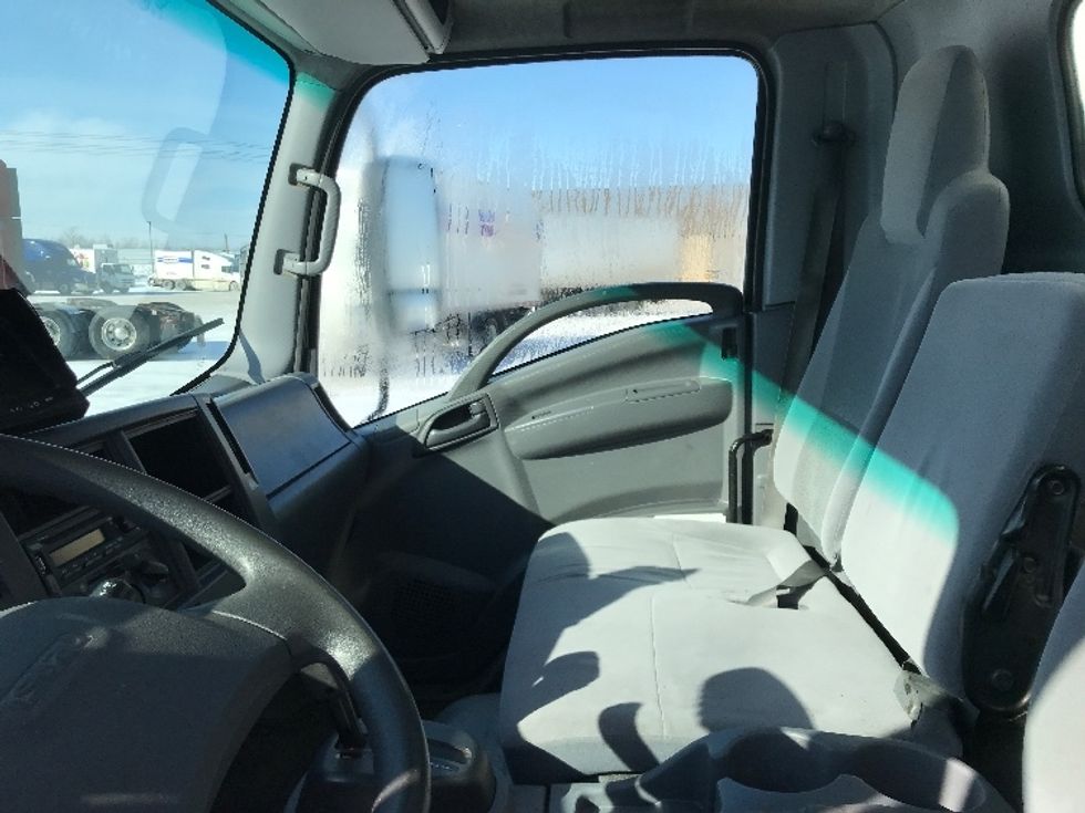 Light Duty Box Truck-Light and Medium Duty Trucks-Isuzu-2020-NPR EFI-Ste-Foy-PQ-211,547\n\t\tkm-$ 39,750 - Image 19