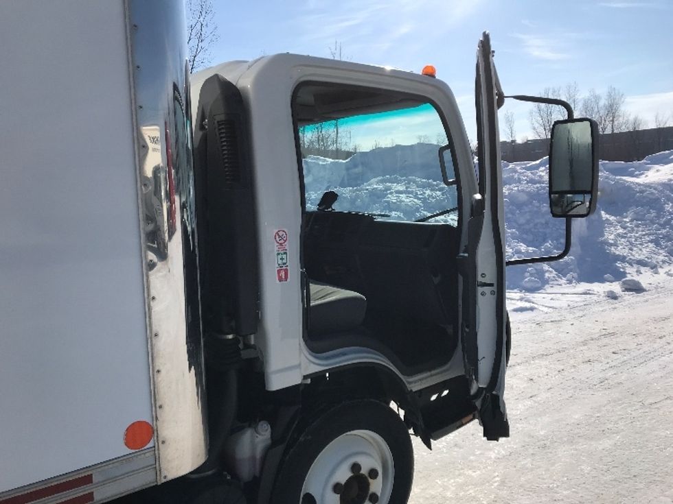 Light Duty Box Truck-Light and Medium Duty Trucks-Isuzu-2020-NPR EFI-Ste-Foy-PQ-211,547\n\t\tkm-$ 39,750 - Image 20