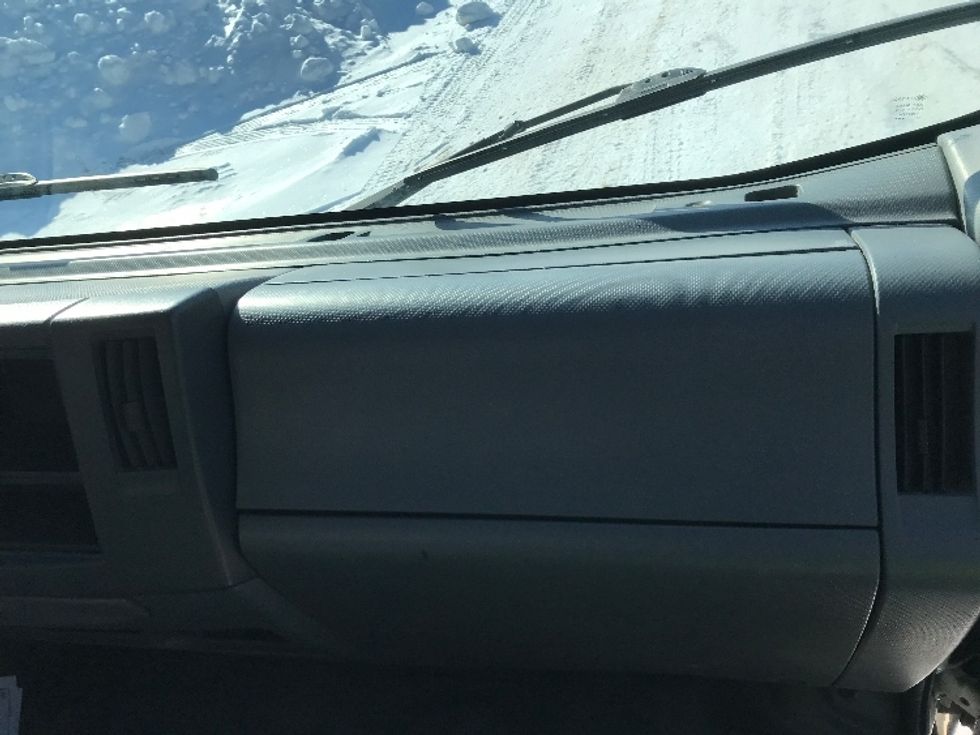 Light Duty Box Truck-Light and Medium Duty Trucks-Isuzu-2020-NPR EFI-Ste-Foy-PQ-211,547\n\t\tkm-$ 39,750 - Image 21