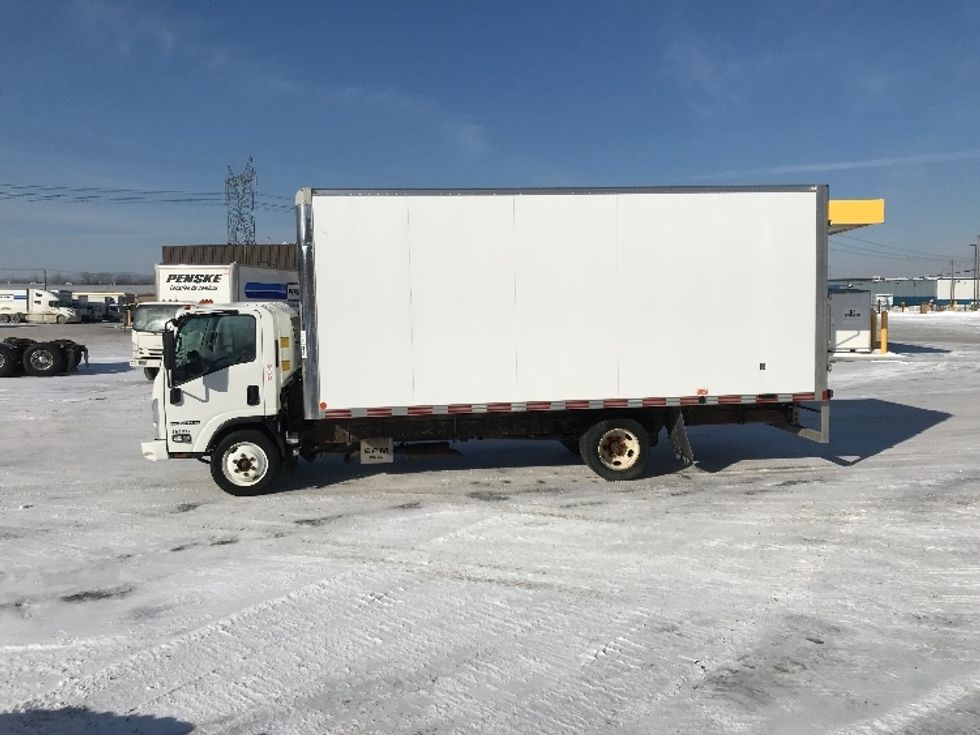 Light Duty Box Truck-Light and Medium Duty Trucks-Isuzu-2020-NPR EFI-Ste-Foy-PQ-211,547\n\t\tkm-$ 39,750 - Image 4