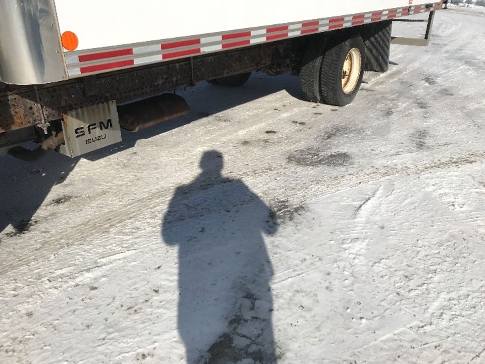 Light Duty Box Truck-Light and Medium Duty Trucks-Isuzu-2020-NPR EFI-Ste-Foy-PQ-211,547\n\t\tkm-$ 39,750 - Image 5