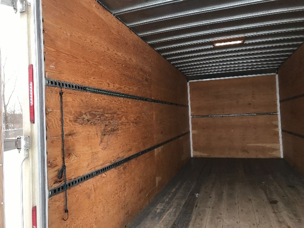 Light Duty Box Truck-Light and Medium Duty Trucks-Isuzu-2020-NPR EFI-Ste-Foy-PQ-241,708\n\t\tkm-$ 35,500 - Image 11