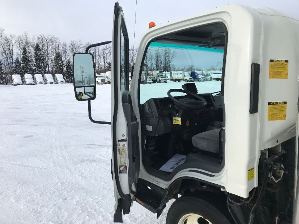 Light Duty Box Truck-Light and Medium Duty Trucks-Isuzu-2020-NPR EFI-Ste-Foy-PQ-241,708\n\t\tkm-$ 35,500 - Image 16