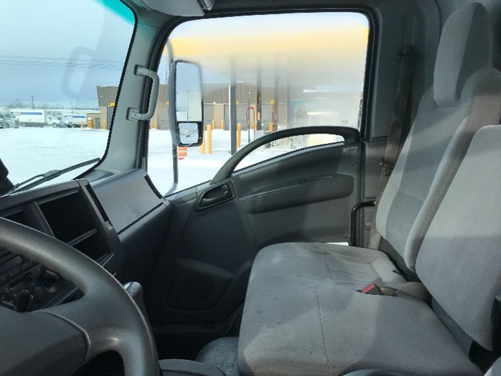 Light Duty Box Truck-Light and Medium Duty Trucks-Isuzu-2020-NPR EFI-Ste-Foy-PQ-241,708\n\t\tkm-$ 35,500 - Image 19