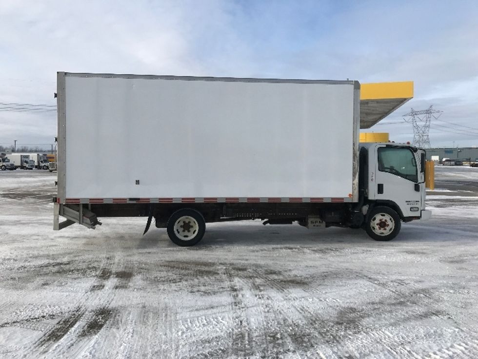 Light Duty Box Truck-Light and Medium Duty Trucks-Isuzu-2020-NPR EFI-Ste-Foy-PQ-250,102\n\t\tkm-$ 34,000 - Image 15