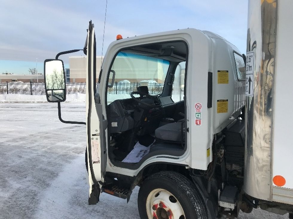 Light Duty Box Truck-Light and Medium Duty Trucks-Isuzu-2020-NPR EFI-Ste-Foy-PQ-250,102\n\t\tkm-$ 34,000 - Image 16