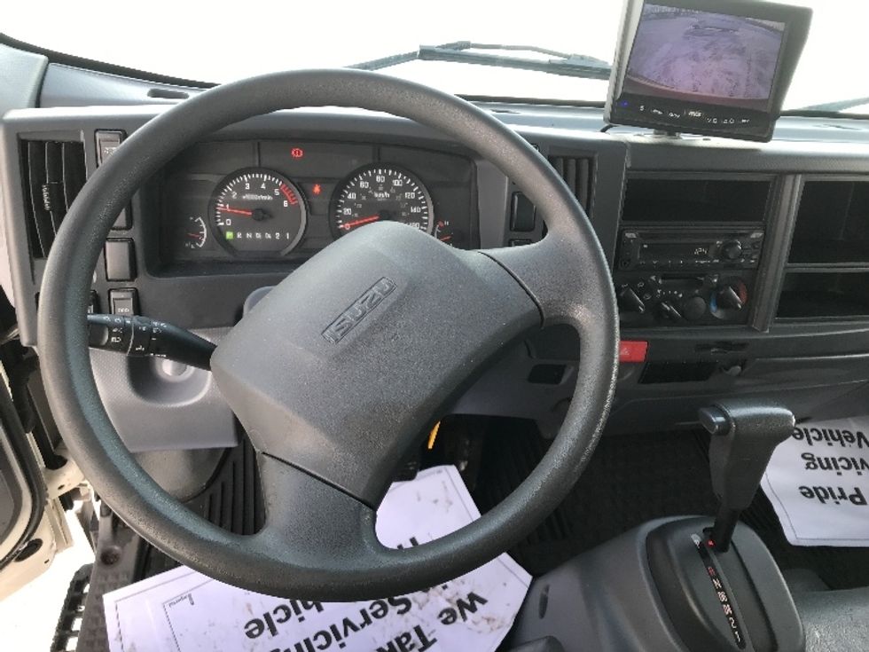 Light Duty Box Truck-Light and Medium Duty Trucks-Isuzu-2020-NPR EFI-Ste-Foy-PQ-250,102\n\t\tkm-$ 34,000 - Image 18