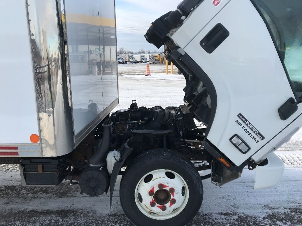 Light Duty Box Truck-Light and Medium Duty Trucks-Isuzu-2020-NPR EFI-Ste-Foy-PQ-250,102\n\t\tkm-$ 34,000 - Image 23